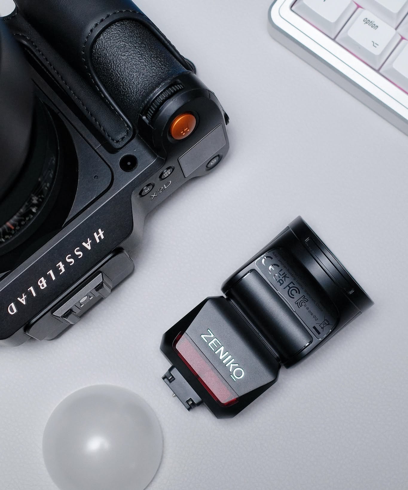 Zeniko Launches Ultra-Compact RF12 M Round Head Flash for Just $49.90